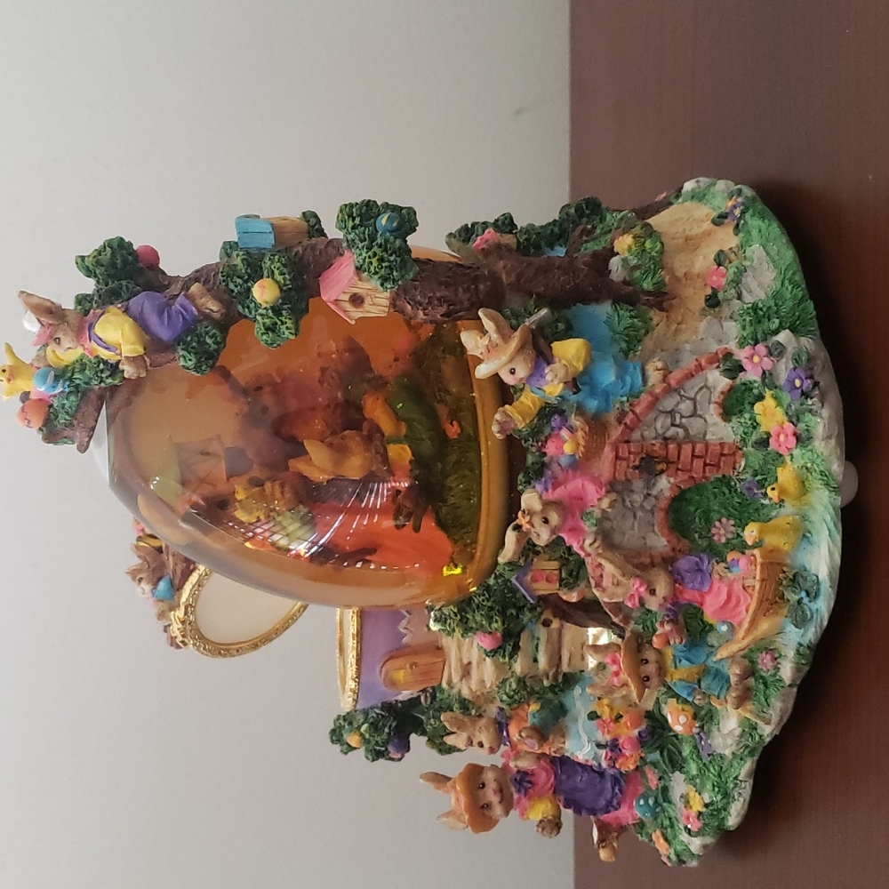 Peter Rabbit Globe - Picture 5 of 5